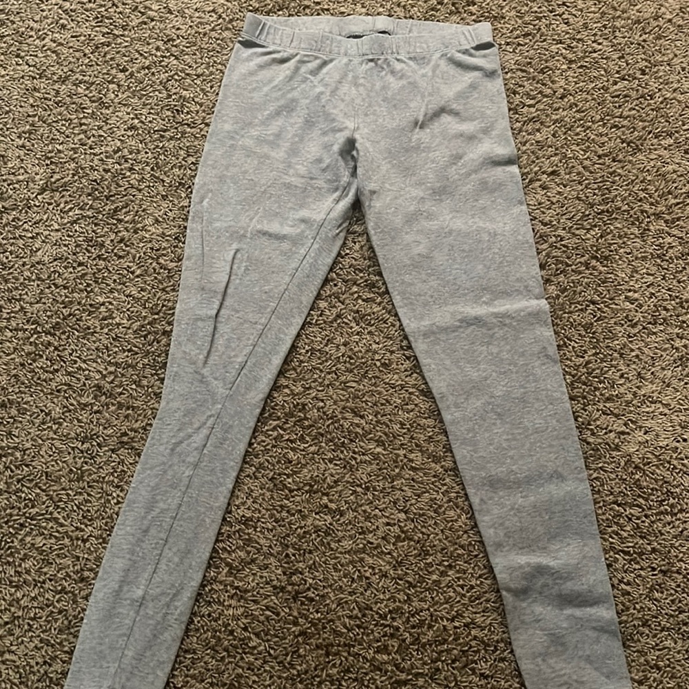 Set of 3 leggings size medium (7-9) No boundaries. Gray, Black and Denim.